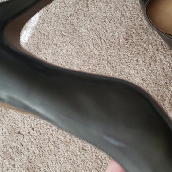 Hannah 7 shiny deep grey pumps barely wore career - Picture 7 of 7